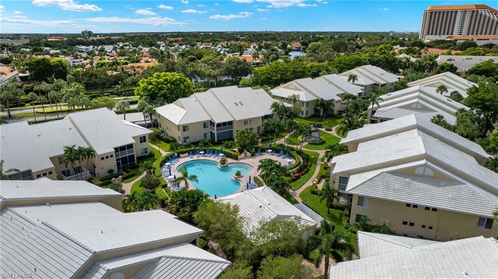 Birds eye view of property