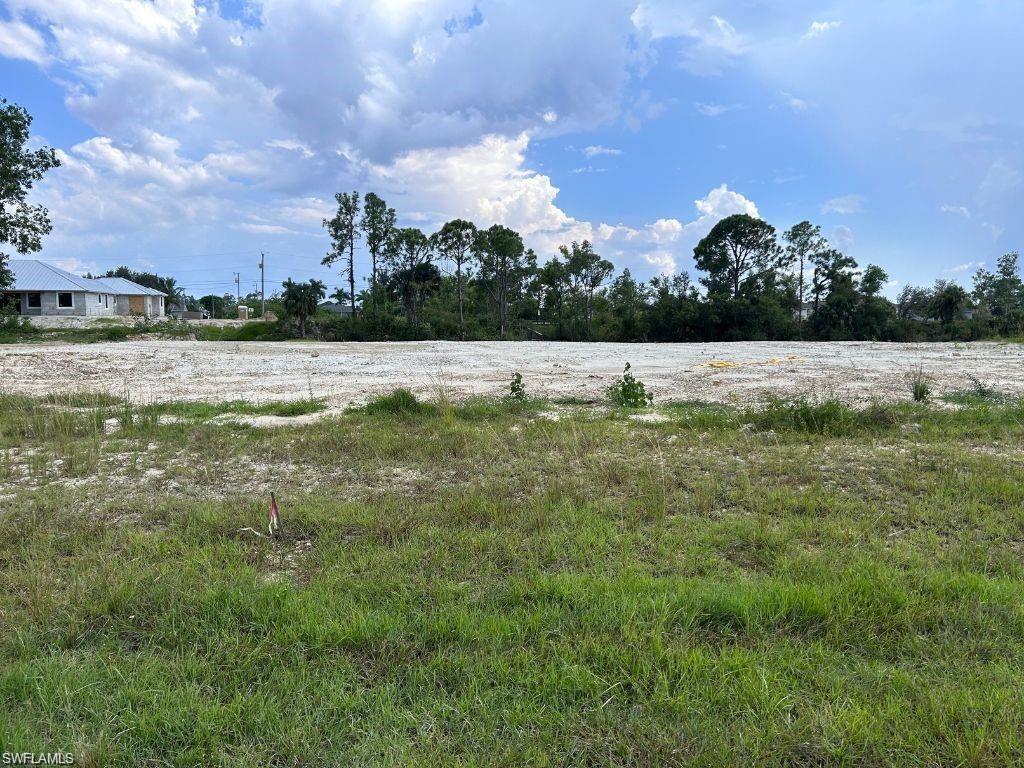View of yard featuring a rural view