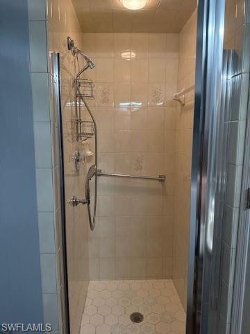 1st Floor Full Bathroom Shower