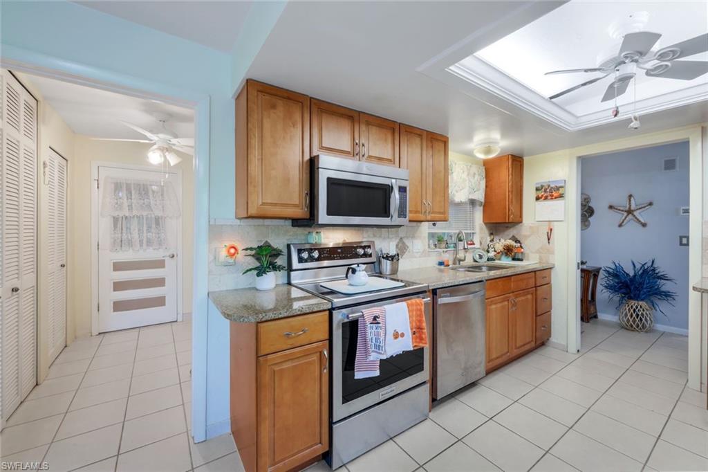 5564 Williamson WAY photo 10