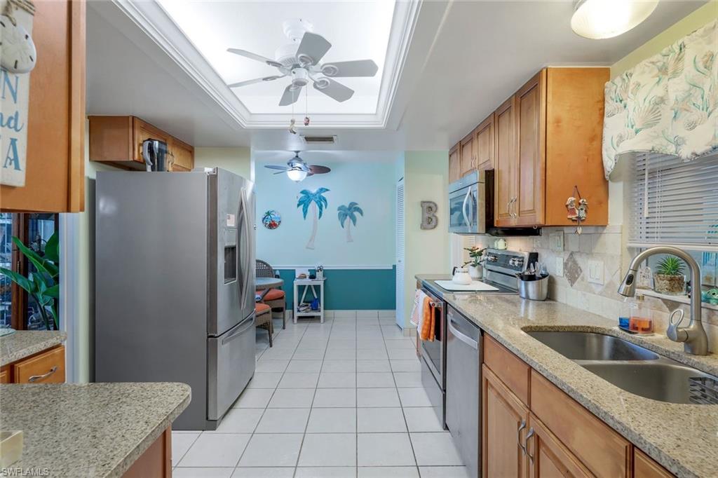 5564 Williamson WAY photo 11