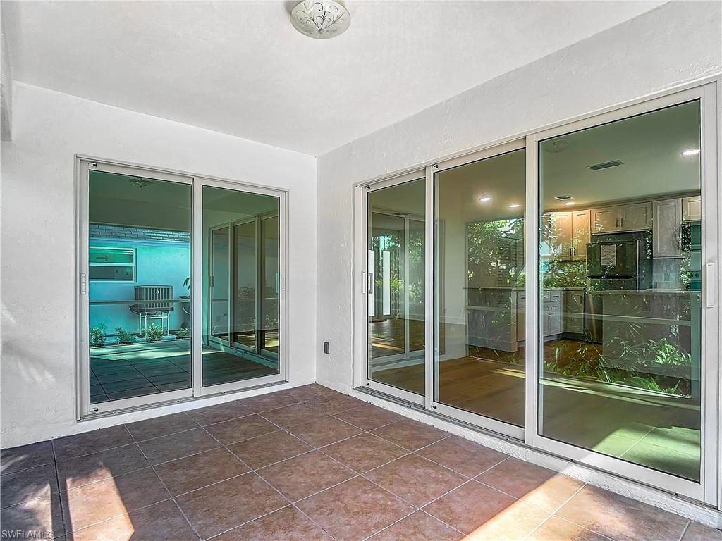 375 CARNABY CT 54 photo 43