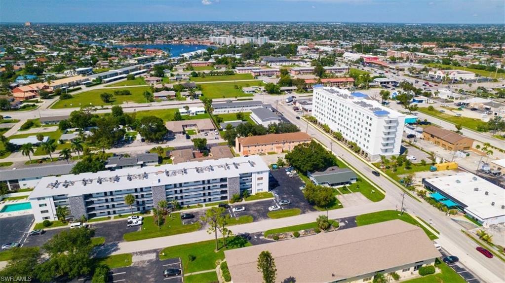 Birds eye view of property