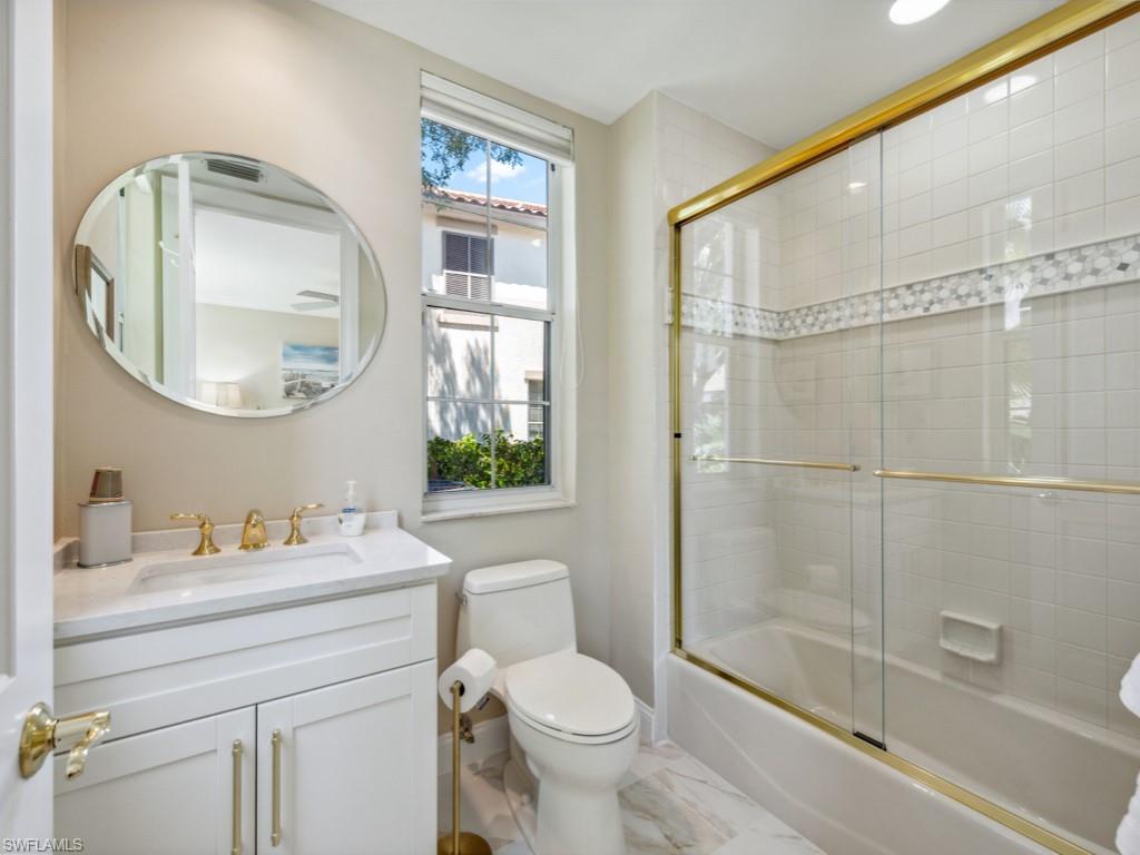 En-Suite Bath Guest Bedroom 2
