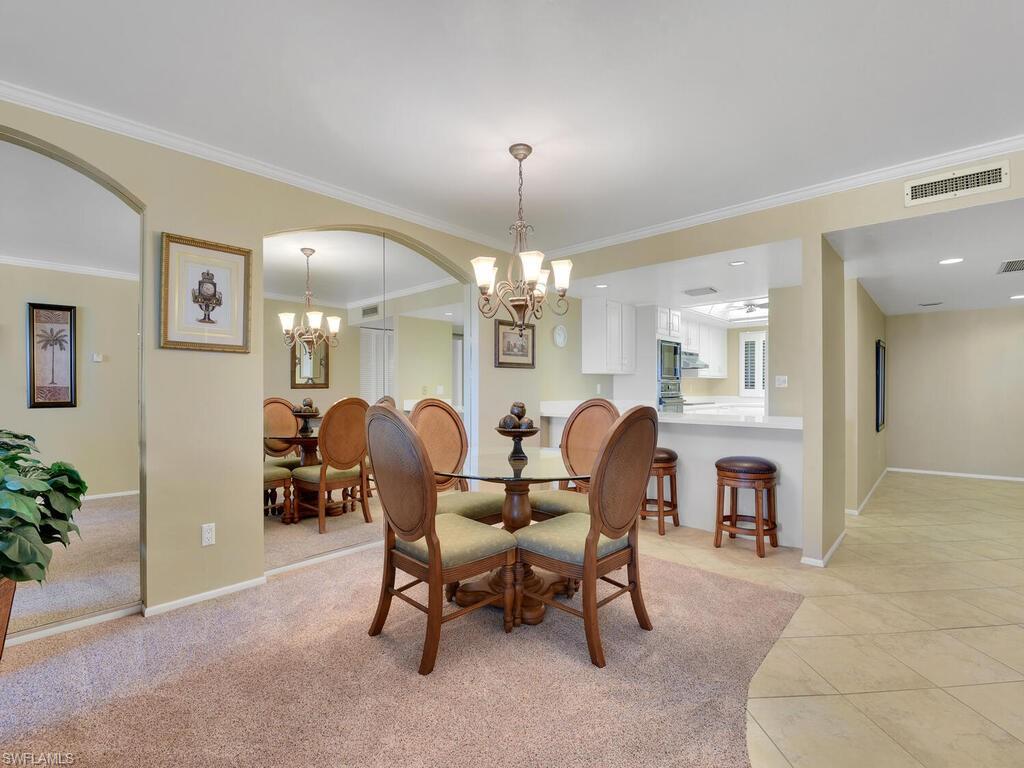 Dining Area & Kitchen
