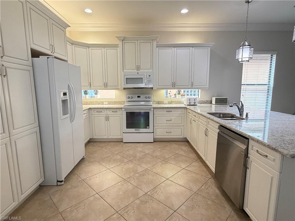 3195 Pacific DR photo 7