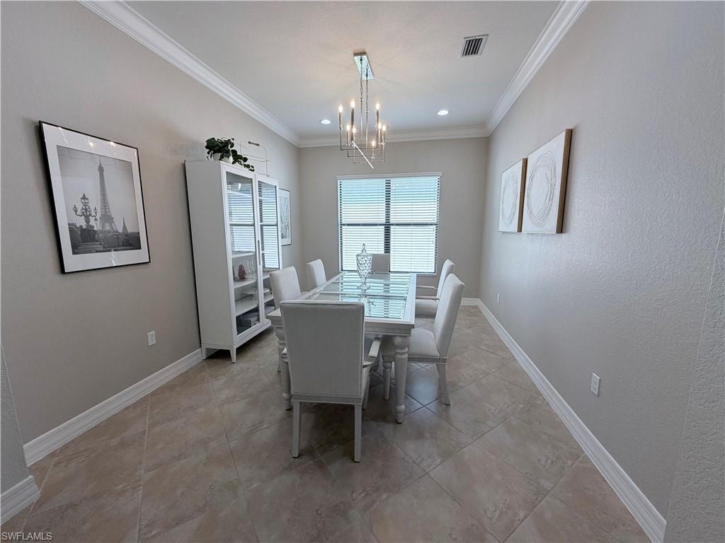 3195 Pacific DR photo 8