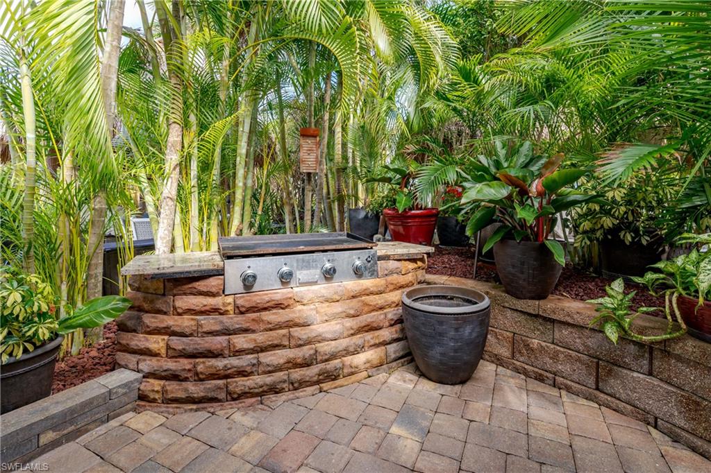 13446 Ladyfish LN