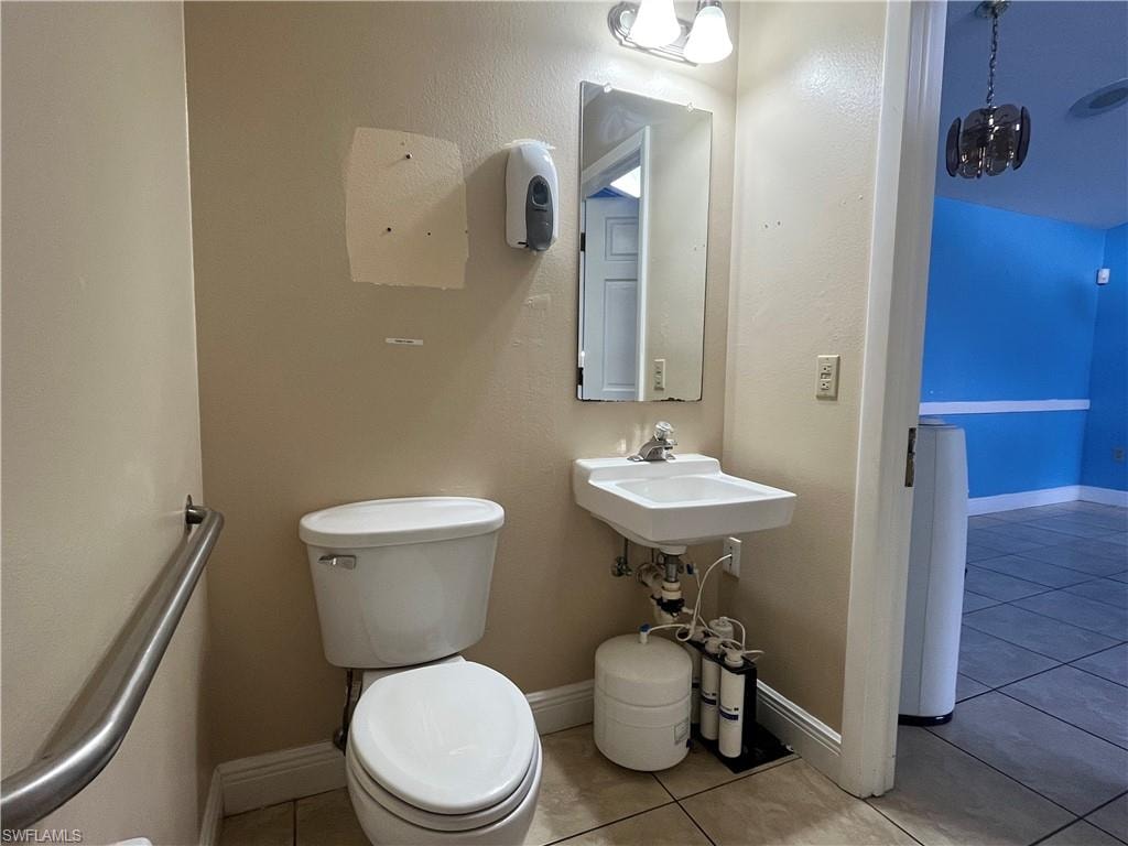 Unit C Lobby RR