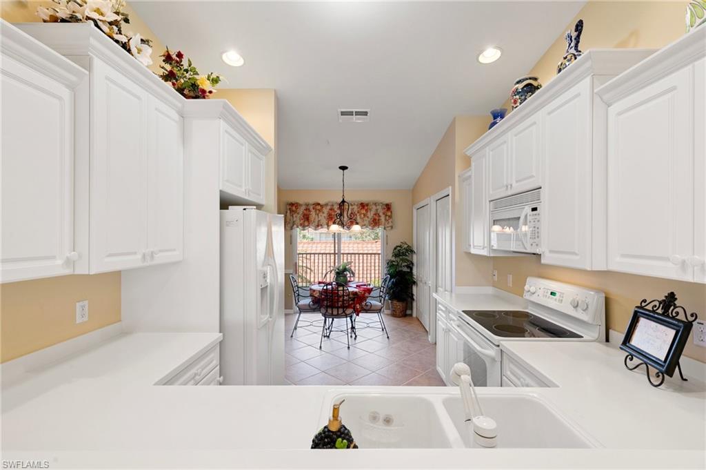 2860 Cypress Trace CIR 1825 photo 9