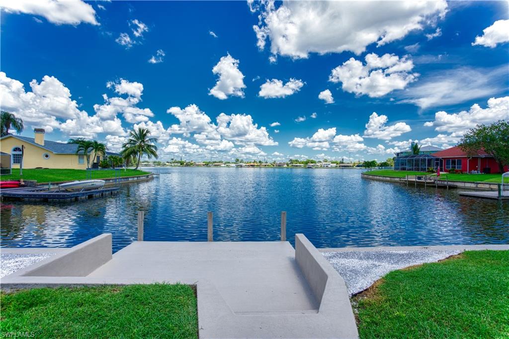 Spectacular vies of Lake Kennedy, Boating, Skiing, Kayak, Fishing, Entertainment from Sun Splash