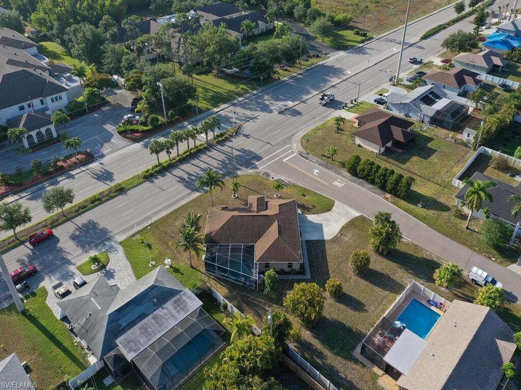 Birds eye view of property