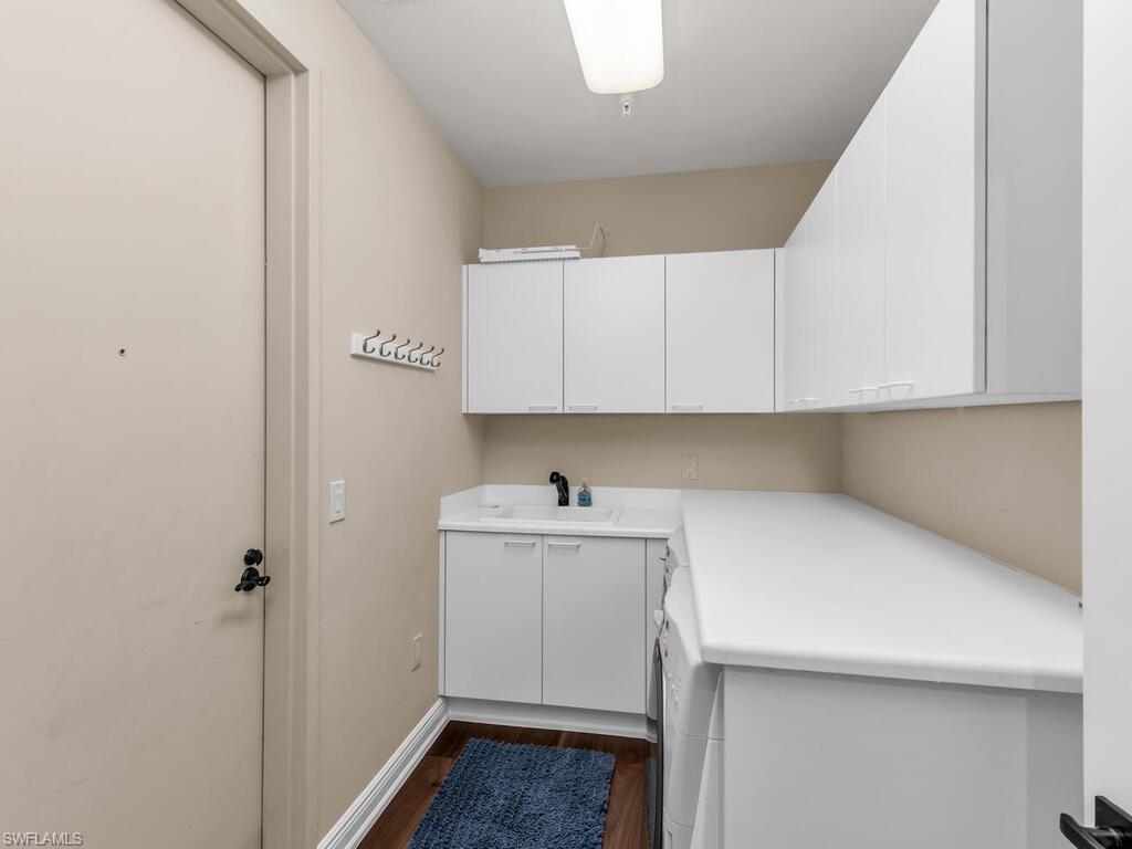 1050 Borghese LN 2105 photo 26