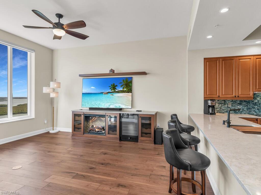 1050 Borghese LN 2105 photo 11