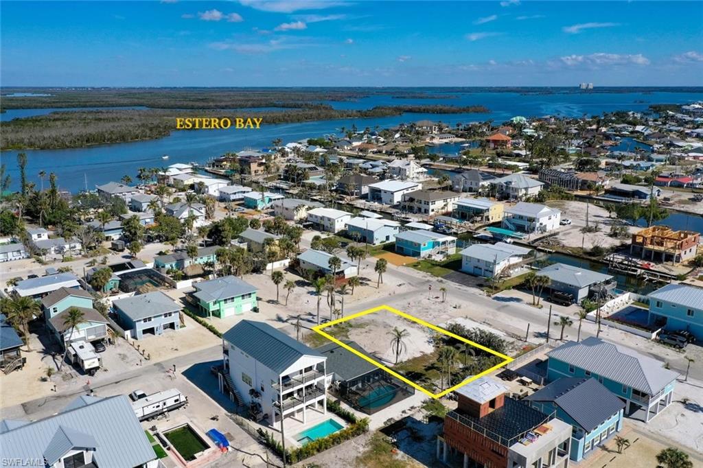 It's also only steps away from Estero Bay!