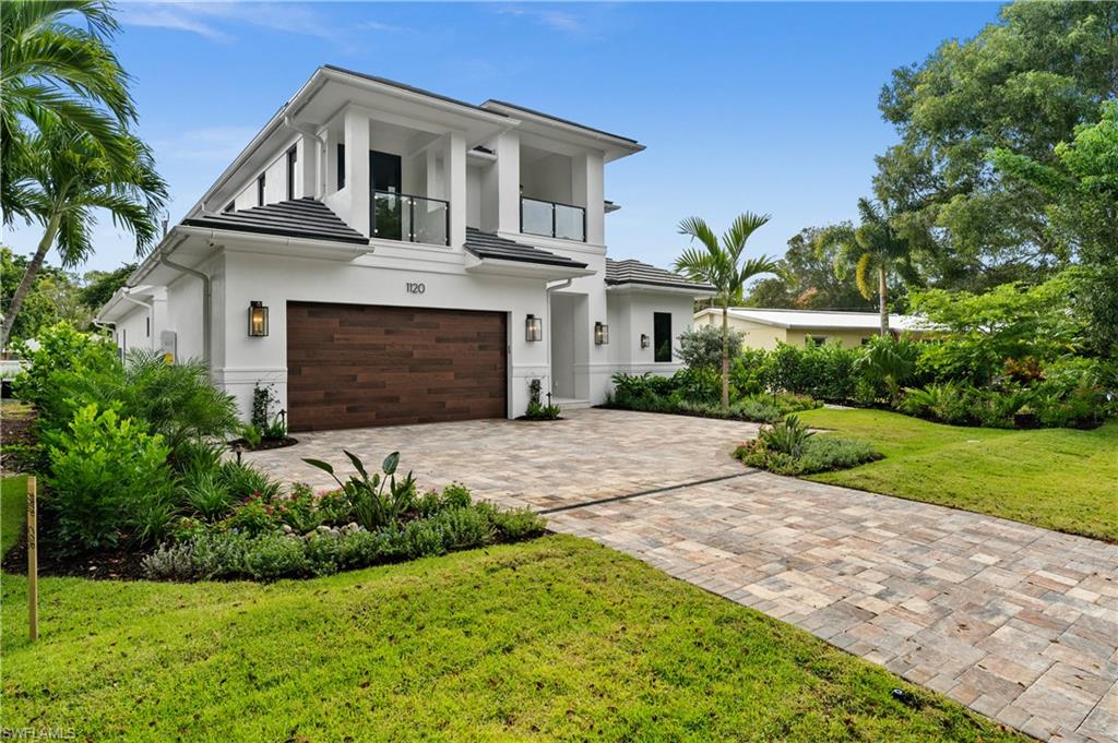 1120 10th AVE N