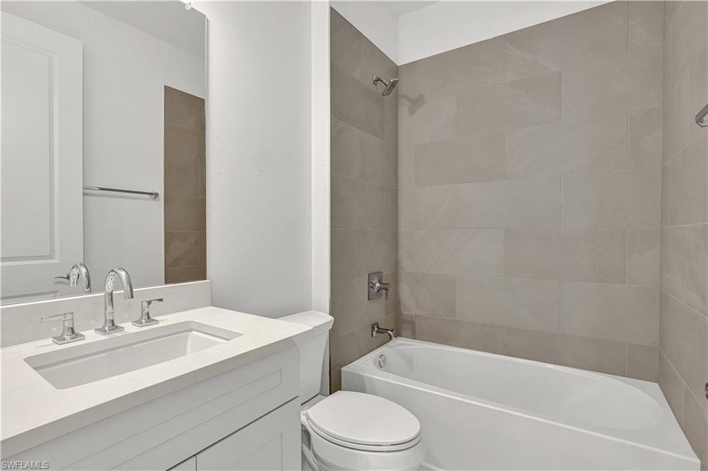 Full guest bathroom