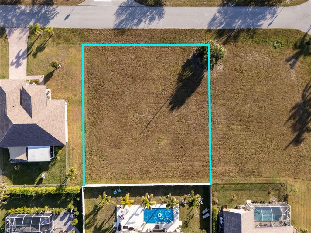 Birds eye view of property