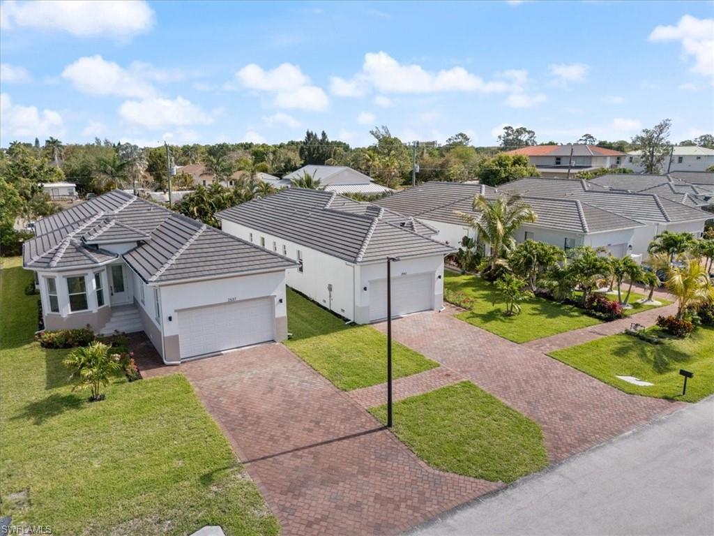 Drone / aerial view featuring a residential view