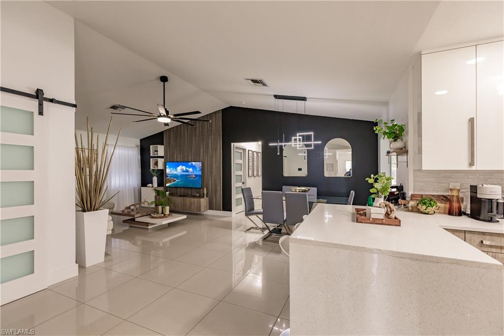 240 Laurent CT photo 17