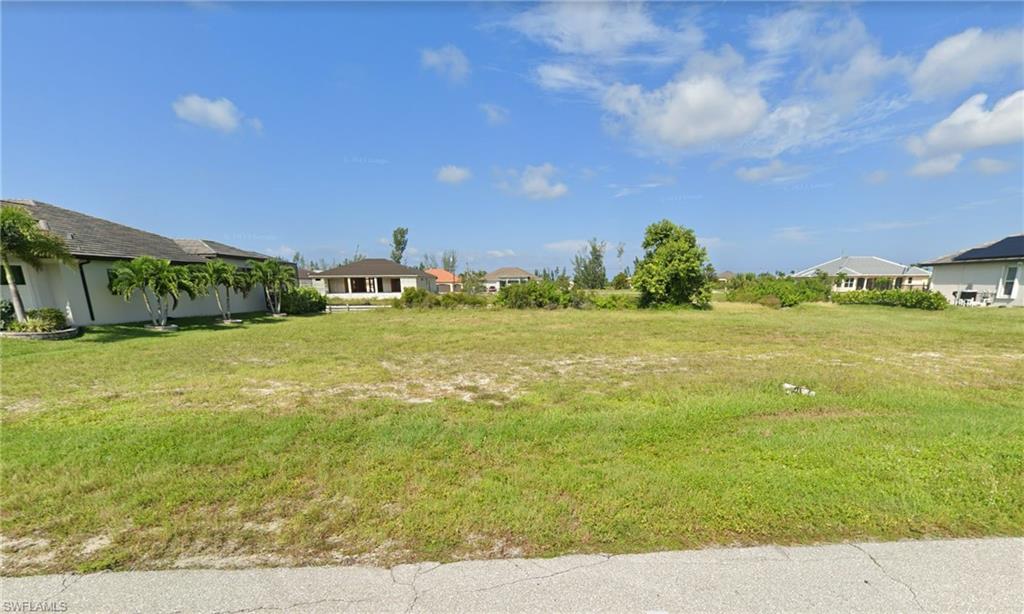 718 NW 38th PL