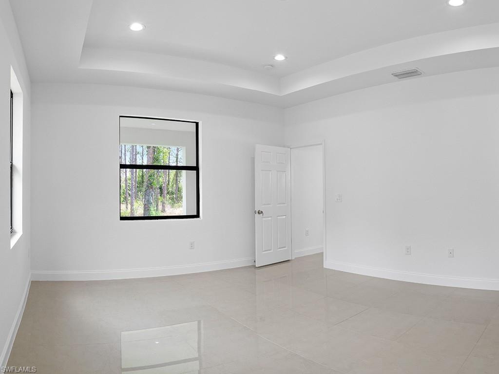 902 Williams AVE photo 33