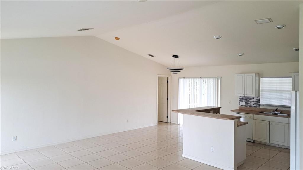 518 Kingsbury LN photo 6