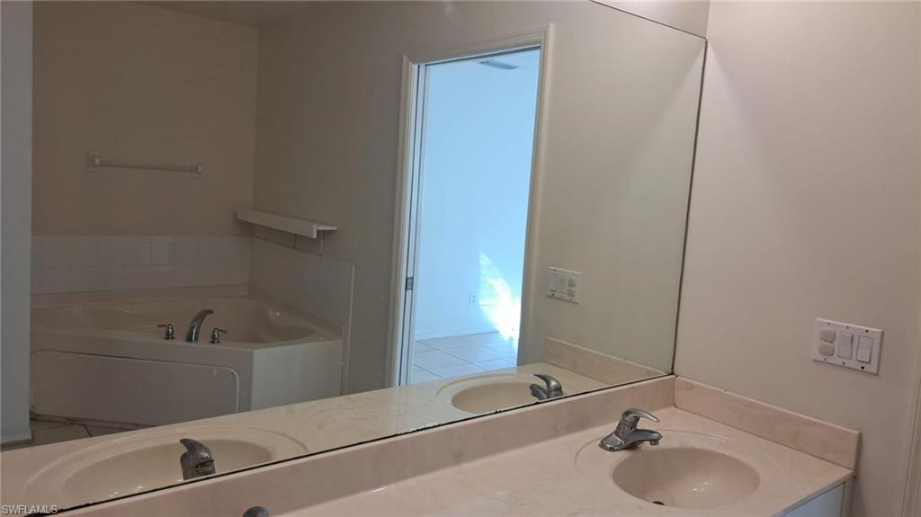 518 Kingsbury LN photo 11