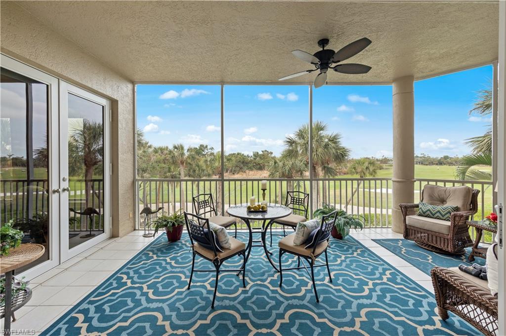 Sunroom with ceiling fan