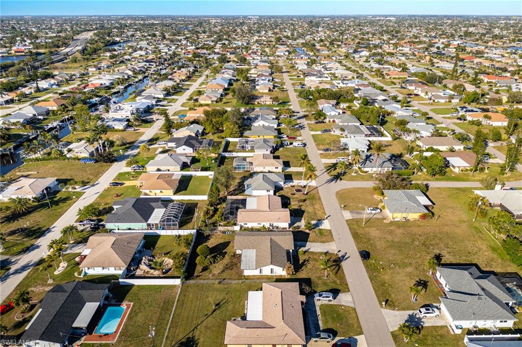 Birds eye view of property