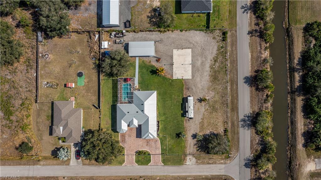 Birds eye view of property