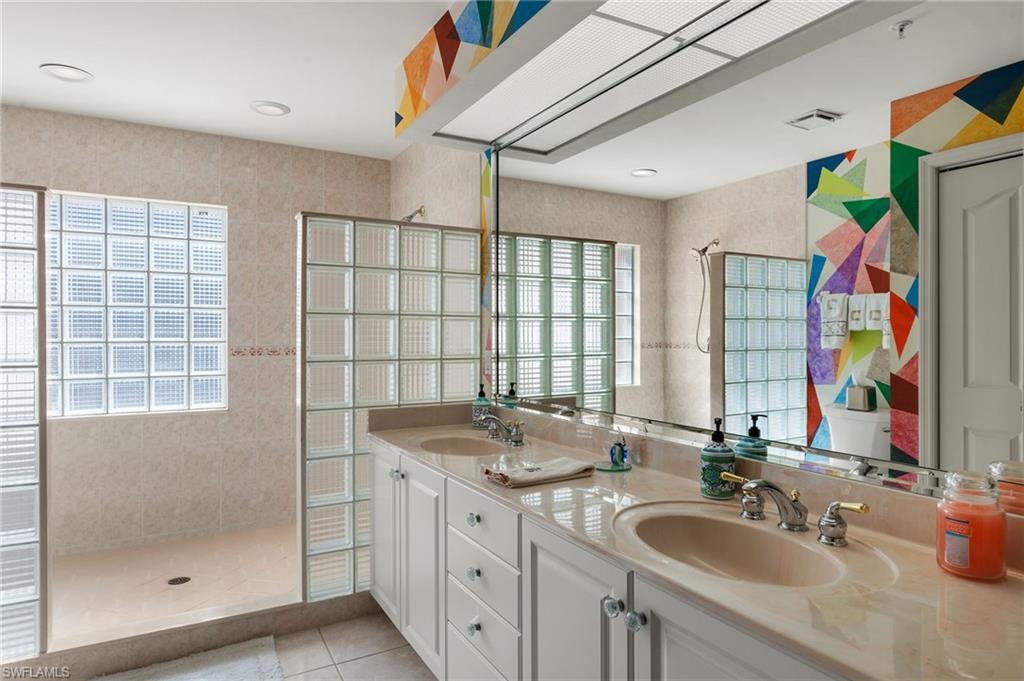 Guest Bath W/ Double Shower