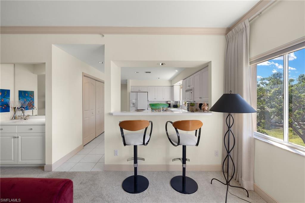 and Wet Bar to the left