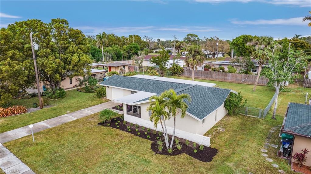 Birds eye view of property