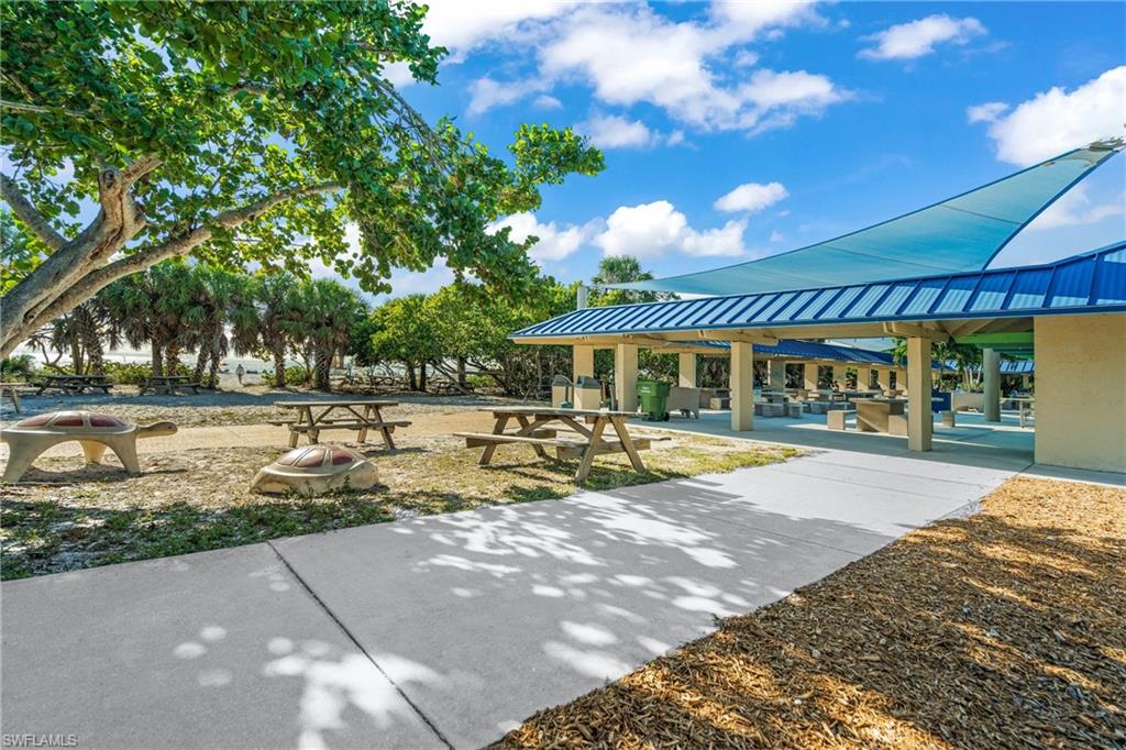 North Lido Beach picnic area