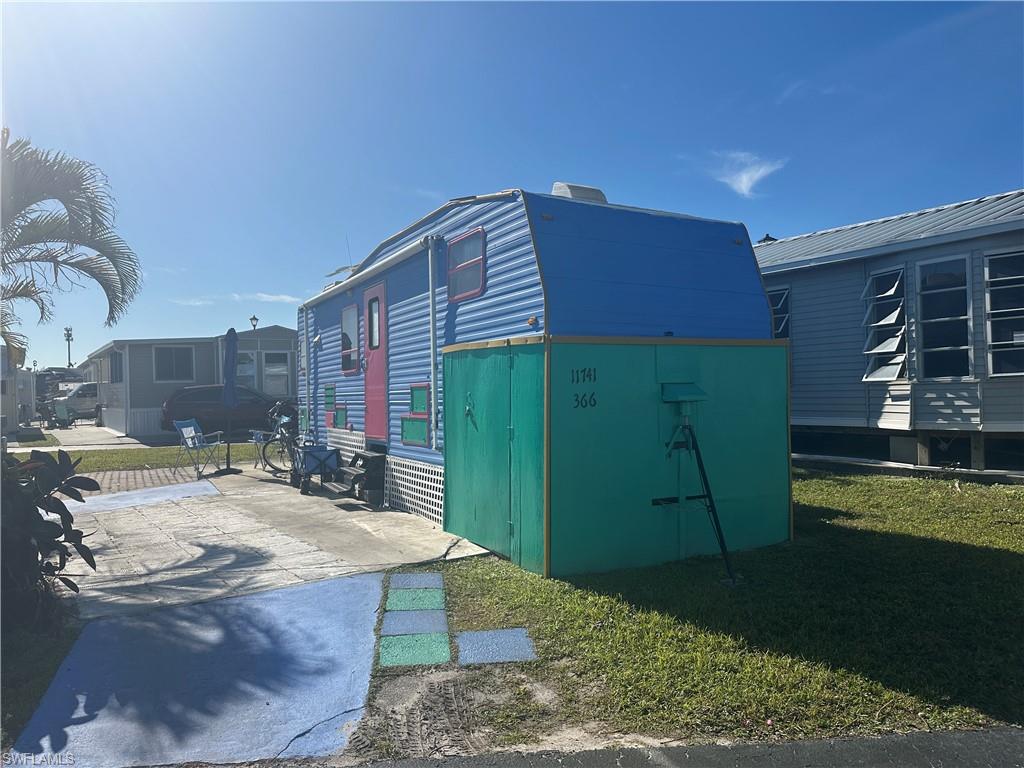 placement of mobile home on lot from front
