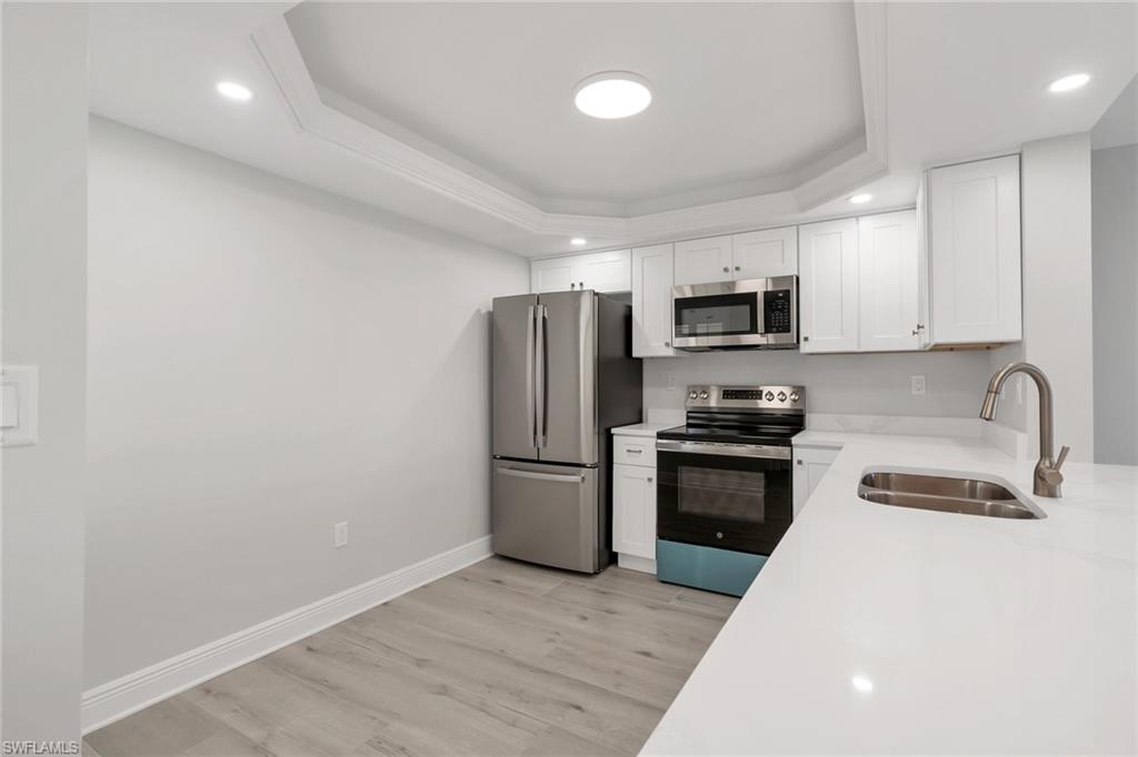 Spacious work area for the chef in you