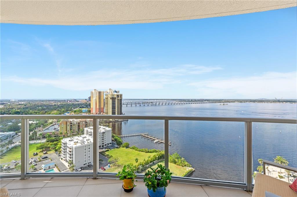 3000 Oasis Grand BLVD 2203 photo 17