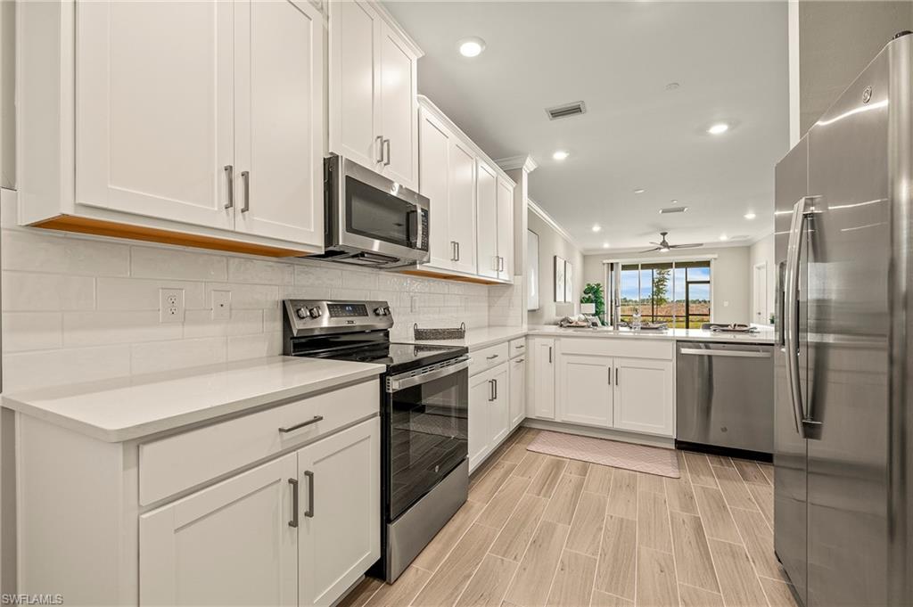 11821 Venetian Lagoon DR 104 photo 6