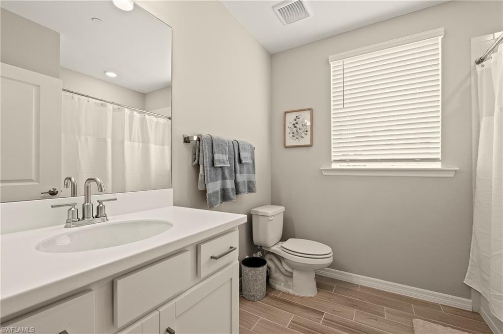 11821 Venetian Lagoon DR 104 photo 17