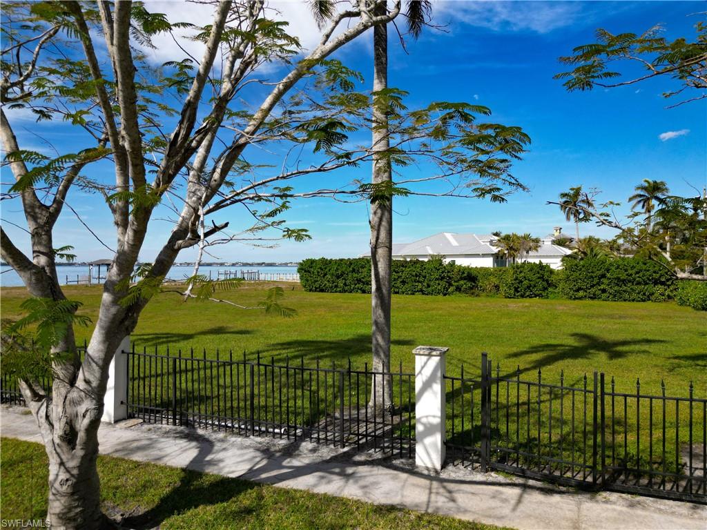 1301 Poinciana AVE photo 19