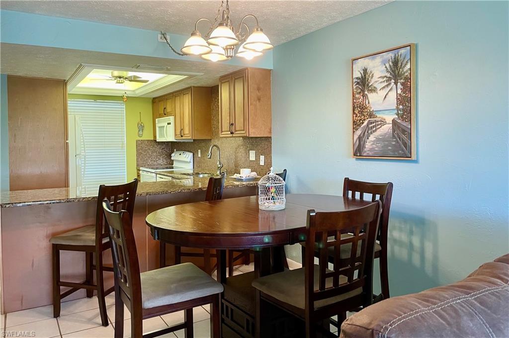 dining room area just off kitchen
