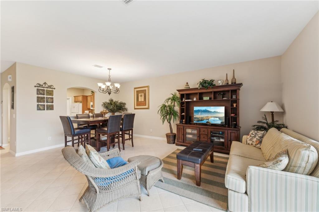 3327 Dandolo CIR