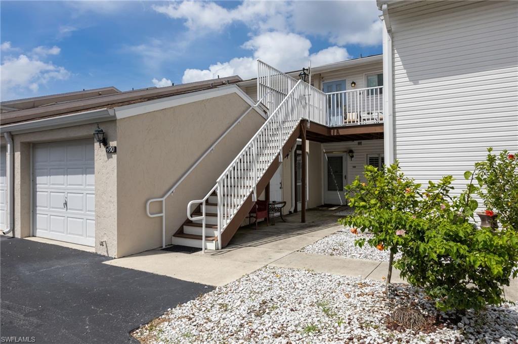 Front entry stairs to deck