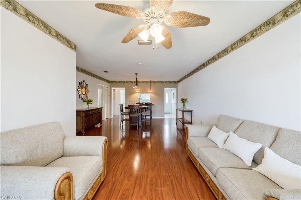 Looking to dining and kitchen