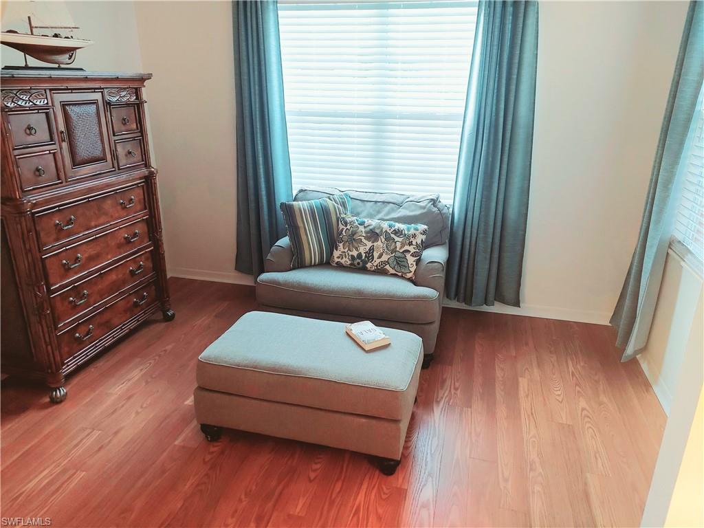 Sitting room/den