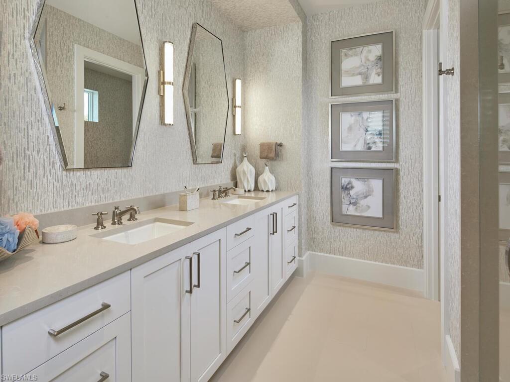 2075 Gordon DR E photo 31