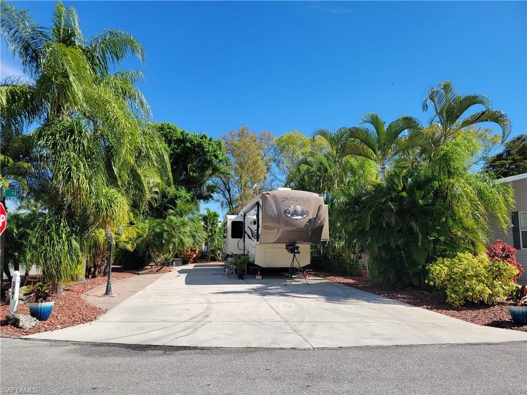 5761 Brightwood DR