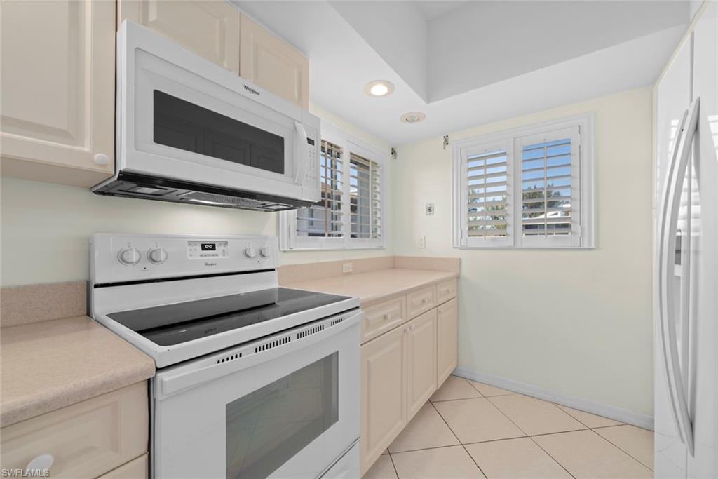 255 Periwinkle WAY 5B photo 10