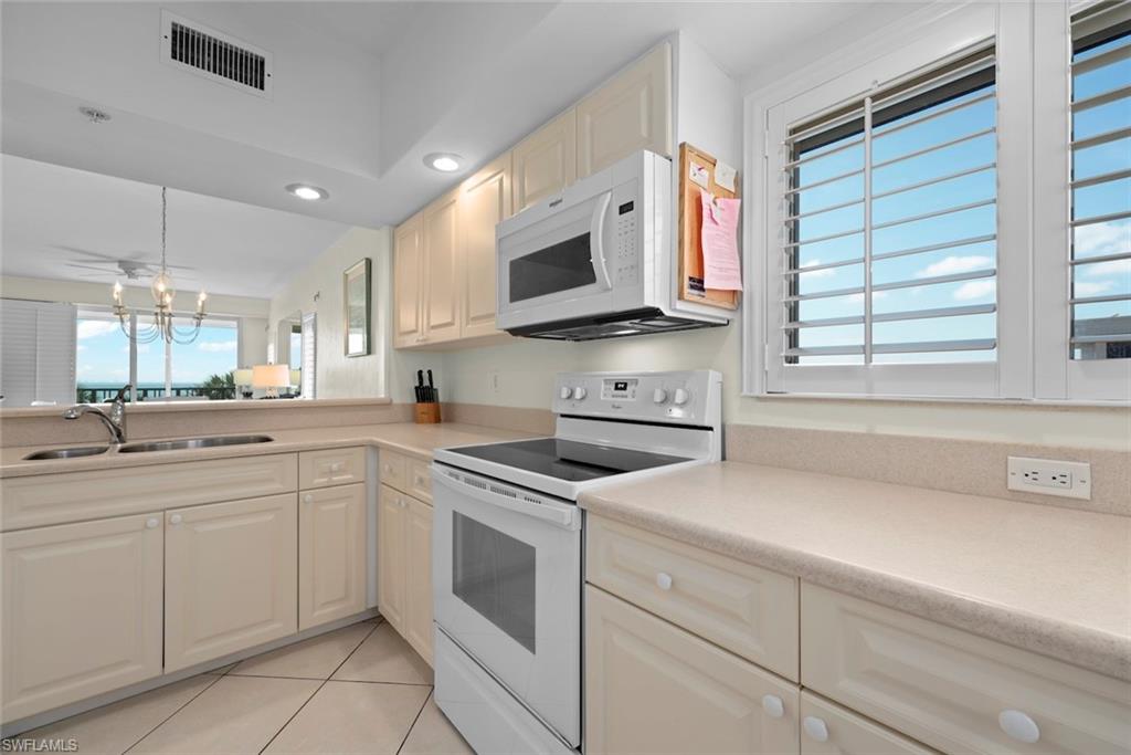 255 Periwinkle WAY 5B photo 11